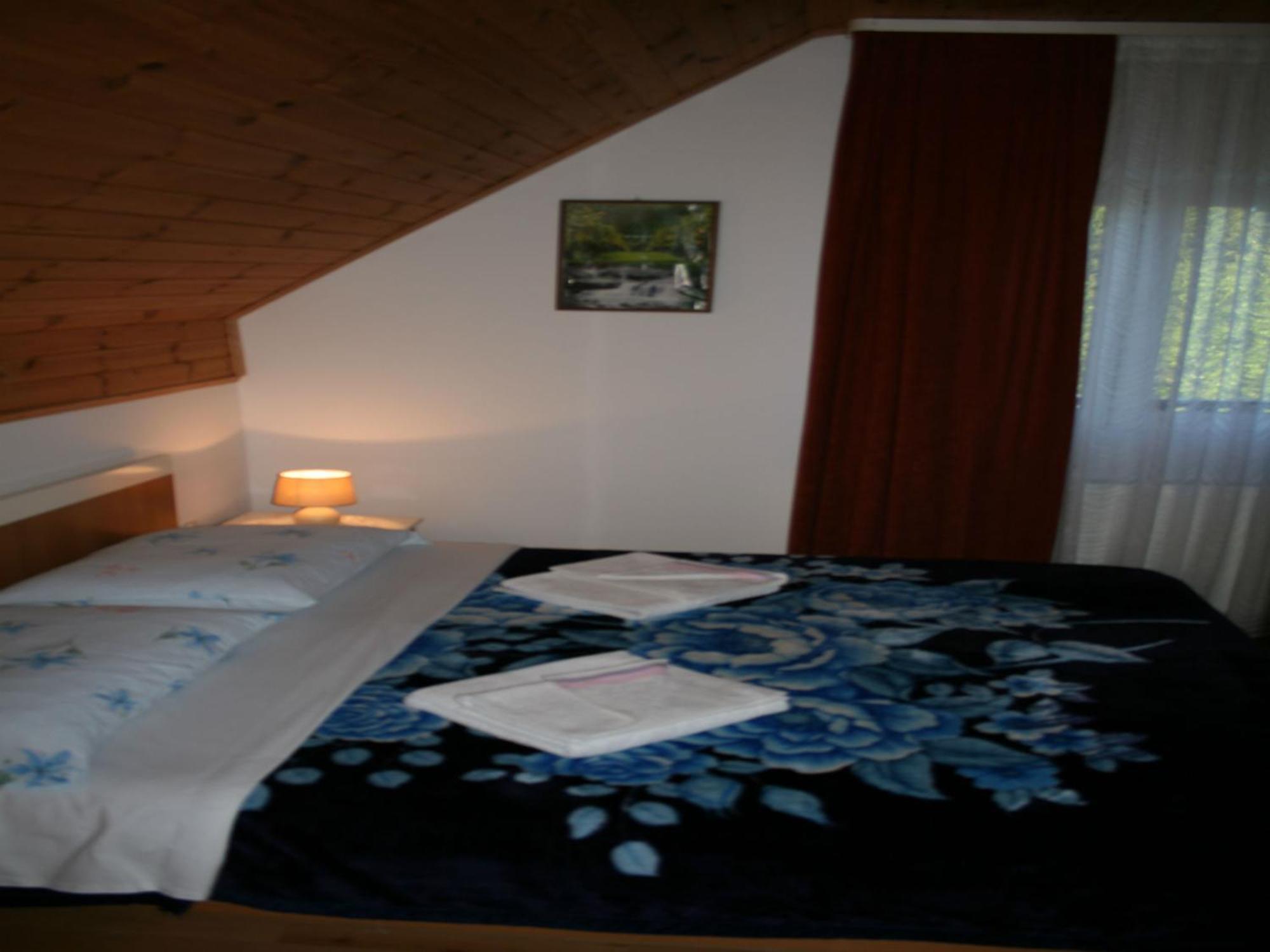 Adriana Guesthouse Jezerce Oda fotoğraf
