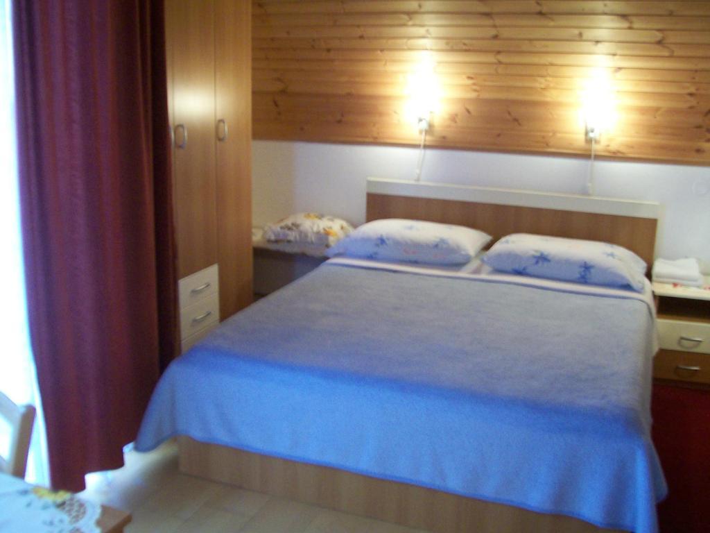 Adriana Guesthouse Jezerce Oda fotoğraf