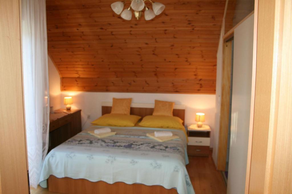 Adriana Guesthouse Jezerce Oda fotoğraf