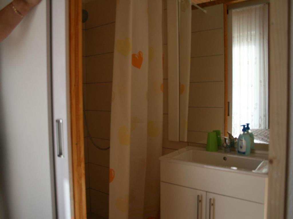Adriana Guesthouse Jezerce Oda fotoğraf