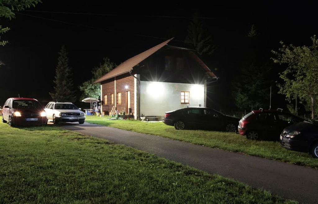 Adriana Guesthouse Jezerce Dış mekan fotoğraf